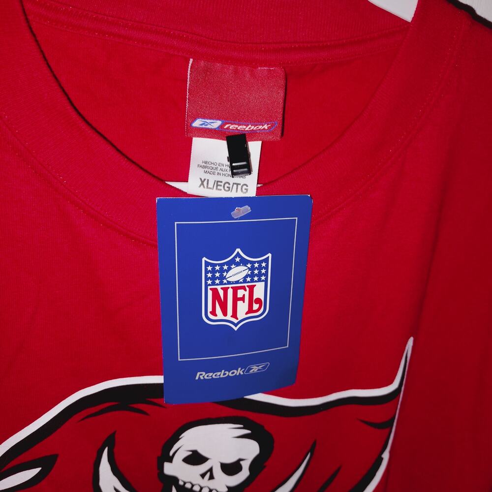 NFL MERCHANDISE - REEBOK - TAMPA BAY BUCCANEERS T-SHIRT - SIZE XL - NWT